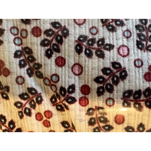 Torrid Shirt Womens Size 2X Red Multicolor Pullover Keyhole Neck Torrid Size 2 - Picture 3 of 10